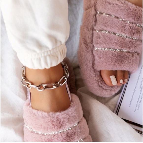 Shoes - 🔥Fluff puff Fur Slippers Pink Ships🔥